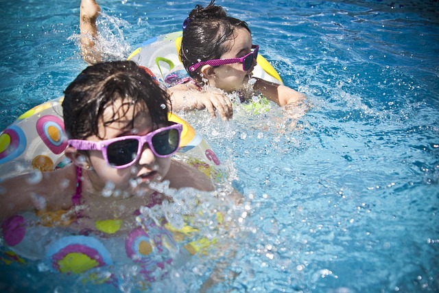 Is The Chlorine Smell at Public Pools a Warning Sign?