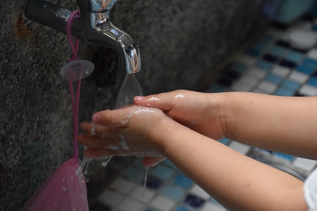 Hand Sanitizer vs. Handwashing: What Really Works Best?