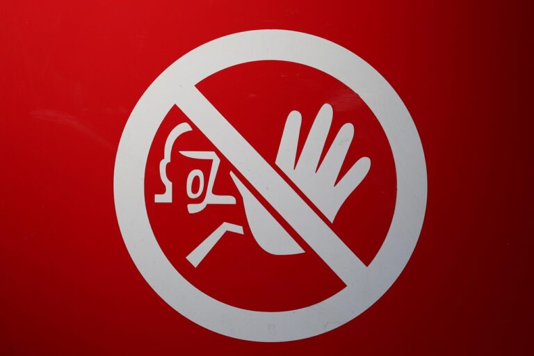 Early Cancer Warning Signs: 10 Red Flags to Watch