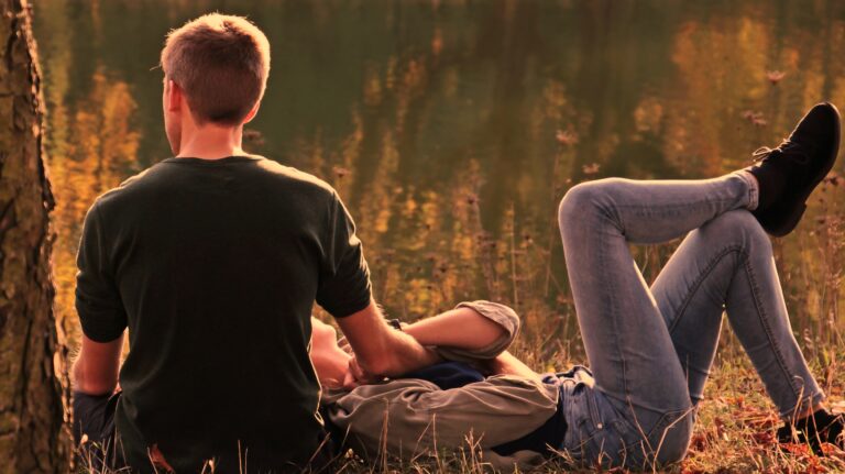 8 Small Moments That Actually Define a Relationship
